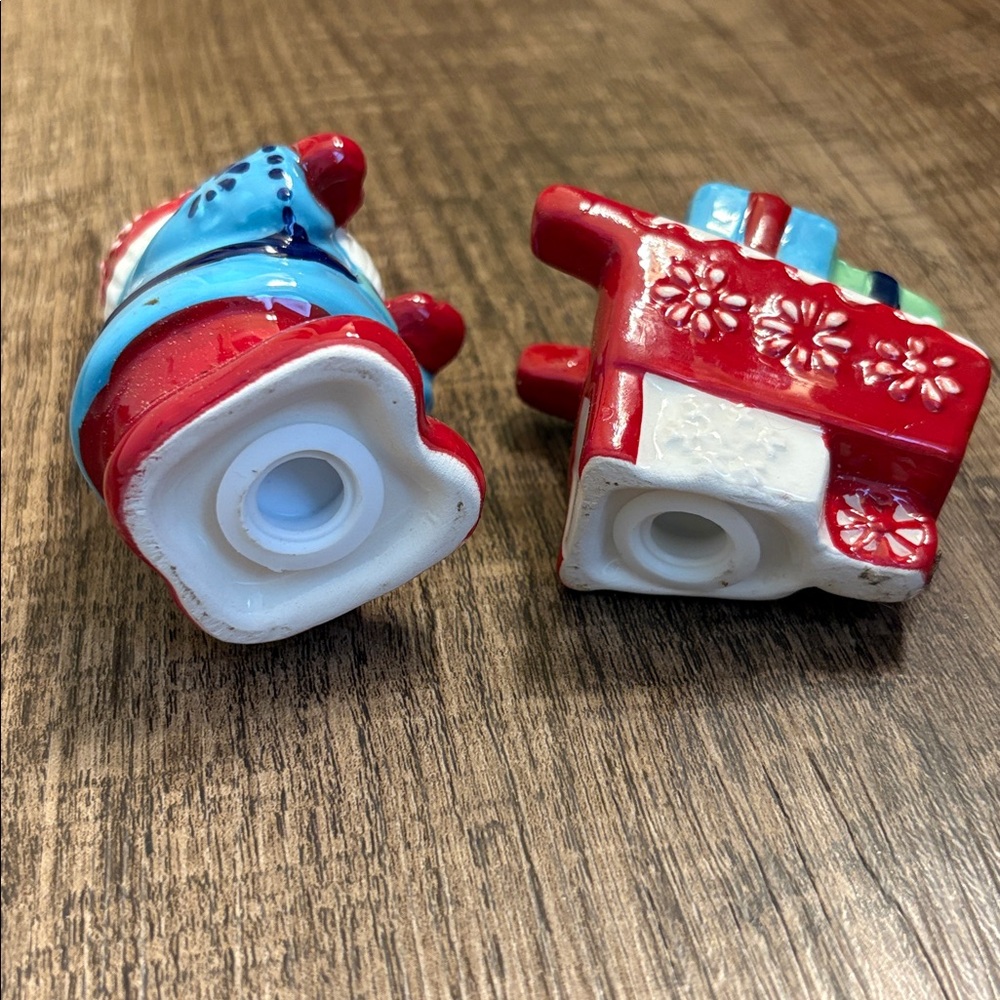 Festive Gnome Figurine with Gifts Salt Pepper Shakers World Market Scandinavian - Picture 5 of 5